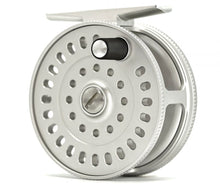 Carica l'immagine nel visualizzatore di Gallery, Iwana MINAMI Trout Reel 2 3/4 Silver