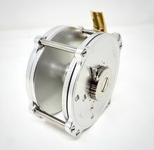 Carica l'immagine nel visualizzatore di Gallery, VR Design Spey Reel Salar Inconparabile Size 3 5/8" Clear Silver