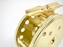 Carica l'immagine nel visualizzatore di Gallery, VR Design Fly Reel Trutta Perfetta 2 3/4'' Champagne Gold, Brass Hardware