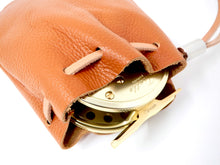 Carica l'immagine nel visualizzatore di Gallery, VR Design Fly Reel Trutta Perfetta 2 3/4'' Champagne Gold, Brass Hardware